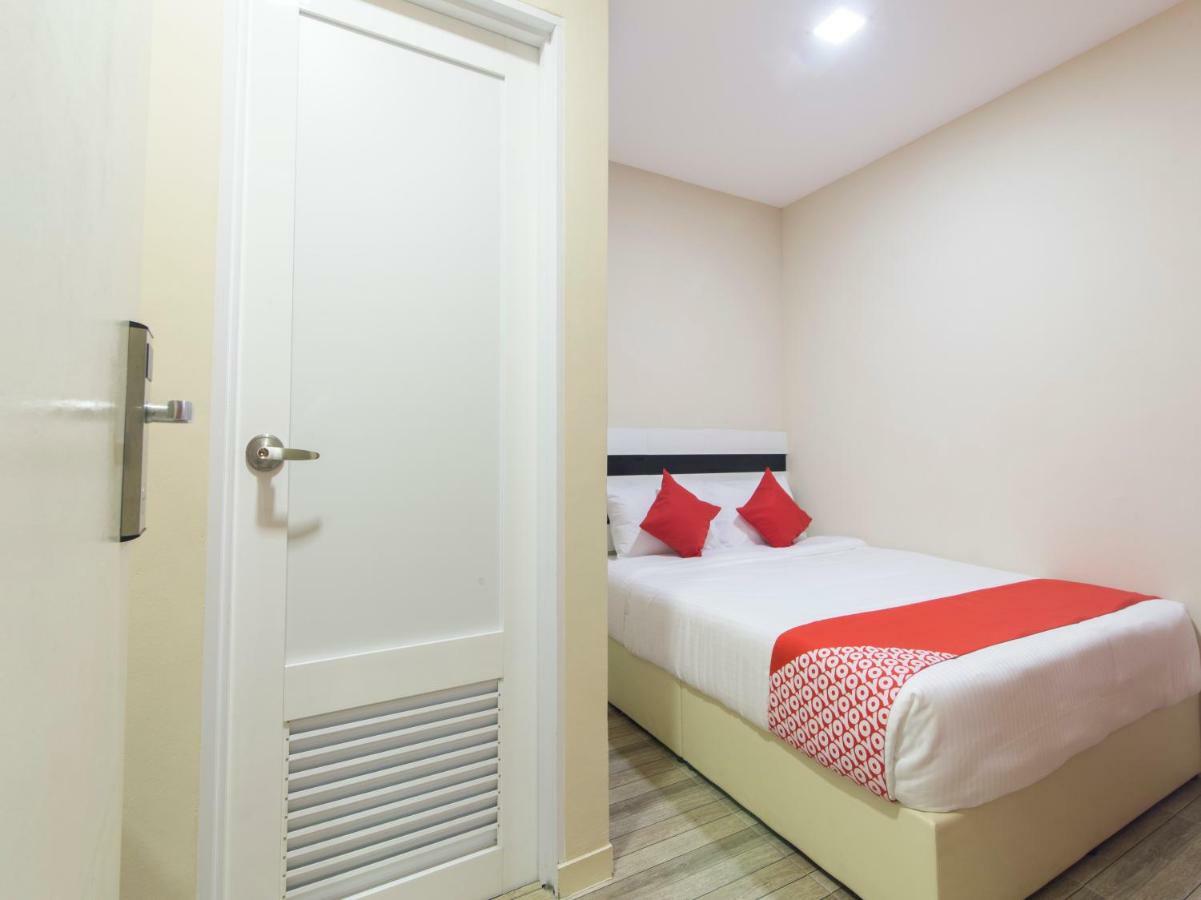 Super Oyo 1145 Lea Guest House & Cafe Lukut Exterior photo