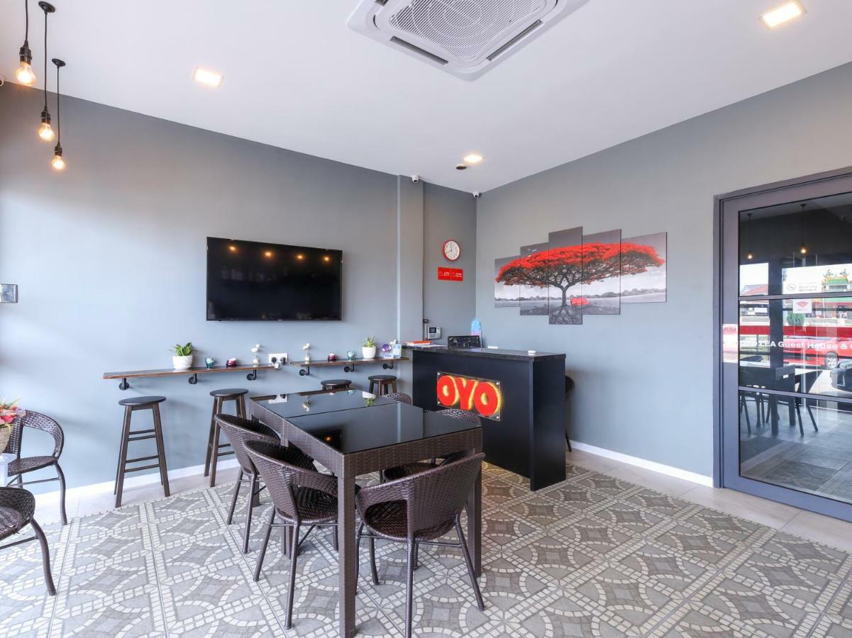 Super Oyo 1145 Lea Guest House & Cafe Lukut Exterior photo